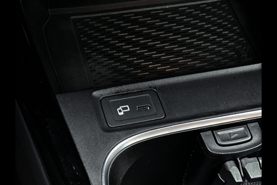 Mercedes-Benz A-Klasse 250 e AMG Plug-In Hybride | AMG Line | Lederen Bekleding | Spiegelpakket | Smartphone intergratie | Inclusief 24 maanden MB Certified garantie voor Europa.