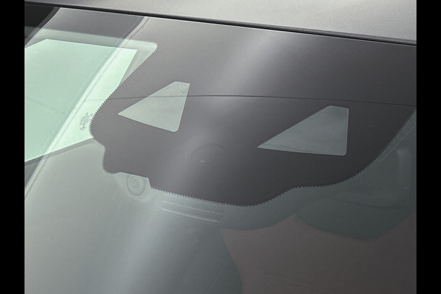 Mercedes-Benz A-Klasse 250 e AMG Plug-In Hybride | AMG Line | Lederen Bekleding | Spiegelpakket | Smartphone intergratie | Inclusief 24 maanden MB Certified garantie voor Europa.