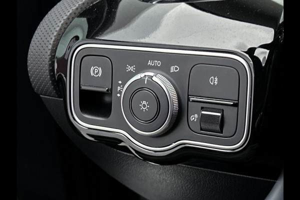 Mercedes-Benz A-Klasse 250 e AMG Plug-In Hybride | AMG Line | Lederen Bekleding | Spiegelpakket | Smartphone intergratie | Inclusief 24 maanden MB Certified garantie voor Europa.