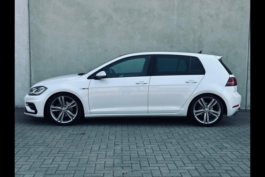 Volkswagen Golf 1.5 TSI 3x R-Line DSG Virtual Carplay LED 18''