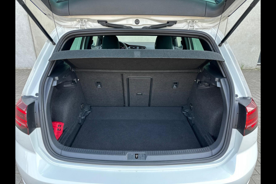 Volkswagen Golf 1.5 TSI 3x R-Line DSG Virtual Carplay LED 18''