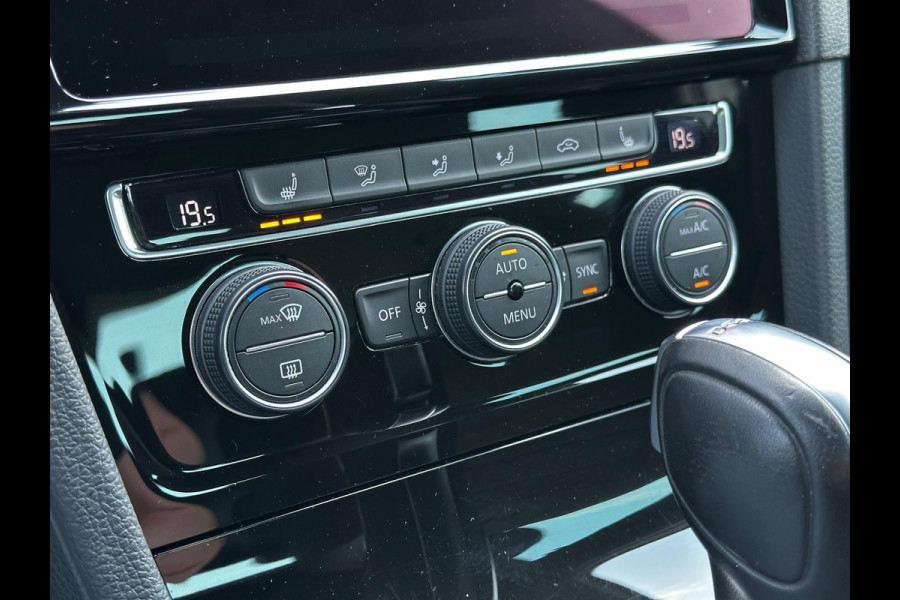 Volkswagen Golf 1.5 TSI 3x R-Line DSG Virtual Carplay LED 18''