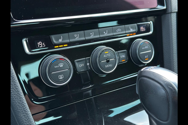 Volkswagen Golf 1.5 TSI 3x R-Line DSG Virtual Carplay LED 18''
