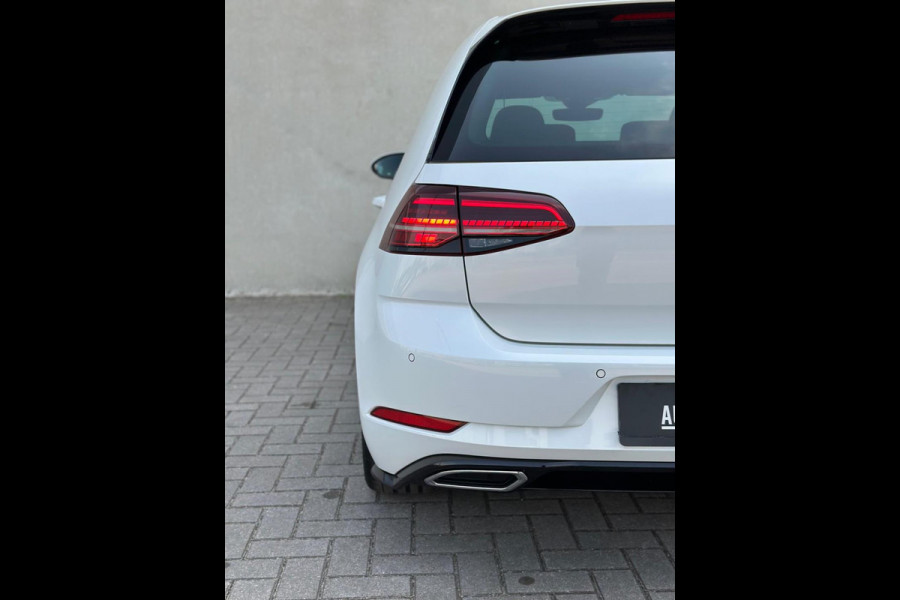 Volkswagen Golf 1.5 TSI 3x R-Line DSG Virtual Carplay LED 18''