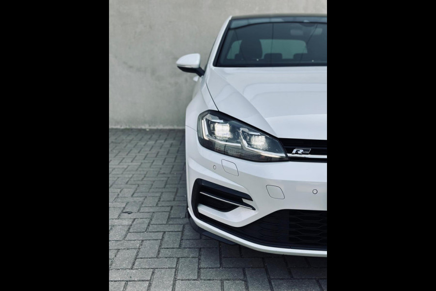 Volkswagen Golf 1.5 TSI 3x R-Line DSG Virtual Carplay LED 18''