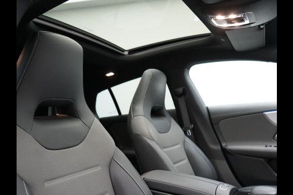 Mercedes-Benz CLA-Klasse Shooting Brake 250 e AMG Plug In Hybrid PHEV | Panodak | Alcantara Sportstoelen Verwarmd & Ventilatie | Widescreen Navi | L.M. 19" | Sfeerverlichting | Carplay | 360 Camera |