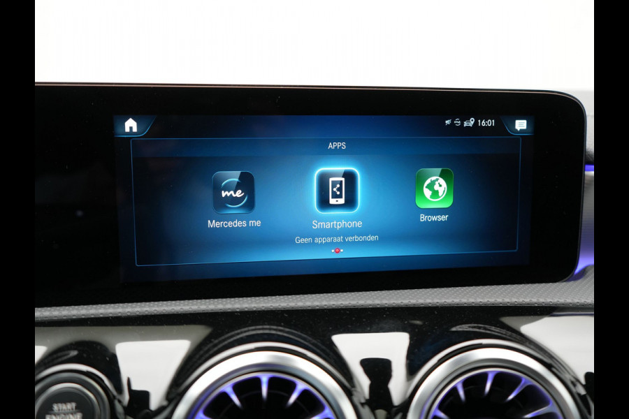 Mercedes-Benz CLA-Klasse Shooting Brake 250 e AMG Plug In Hybrid PHEV | Panodak | Alcantara Sportstoelen Verwarmd & Ventilatie | Widescreen Navi | L.M. 19" | Sfeerverlichting | Carplay | 360 Camera |