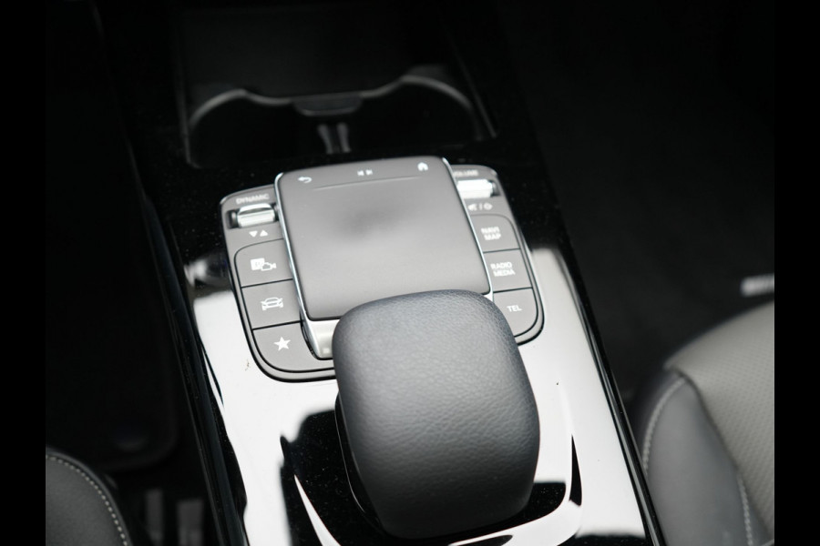 Mercedes-Benz CLA-Klasse Shooting Brake 250 e AMG Plug In Hybrid PHEV | Panodak | Alcantara Sportstoelen Verwarmd & Ventilatie | Widescreen Navi | L.M. 19" | Sfeerverlichting | Carplay | 360 Camera |
