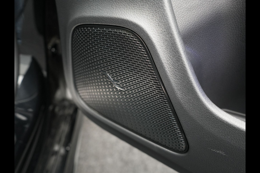 Mercedes-Benz CLA-Klasse Shooting Brake 250 e AMG Plug In Hybrid PHEV | Panodak | Alcantara Sportstoelen Verwarmd & Ventilatie | Widescreen Navi | L.M. 19" | Sfeerverlichting | Carplay | 360 Camera |
