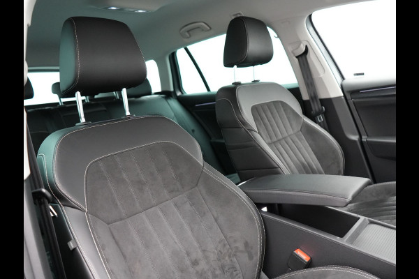 Škoda Superb Combi 1.4 TSI iV Business Edition Plus PHEV | Lederen Sportstoelen Memory | Trekhaak af Fabriek | Adaptive Cruise | Crystal LED | Apple Carplay | Navigatie | Camera | DAB |