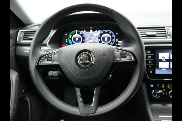 Škoda Superb Combi 1.4 TSI iV Business Edition Plus PHEV | Lederen Sportstoelen Memory | Trekhaak af Fabriek | Adaptive Cruise | Crystal LED | Apple Carplay | Navigatie | Camera | DAB |
