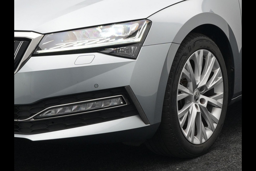 Škoda Superb Combi 1.4 TSI iV Business Edition Plus PHEV | Lederen Sportstoelen Memory | Trekhaak af Fabriek | Adaptive Cruise | Crystal LED | Apple Carplay | Navigatie | Camera | DAB |