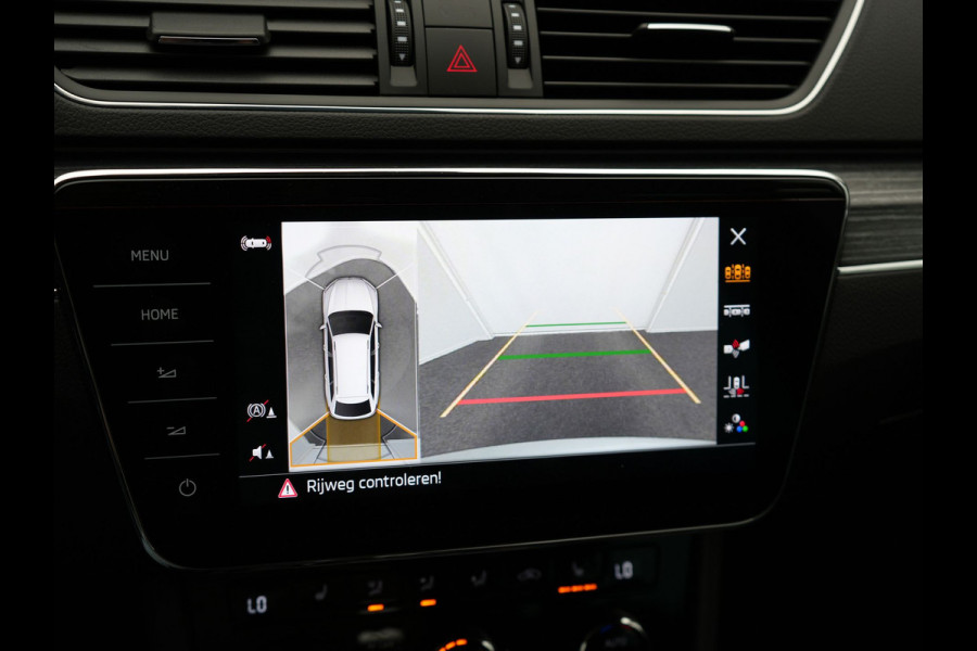 Škoda Superb Combi 1.4 TSI iV Business Edition Plus PHEV | Lederen Sportstoelen Memory | Trekhaak af Fabriek | Adaptive Cruise | Crystal LED | Apple Carplay | Navigatie | Camera | DAB |