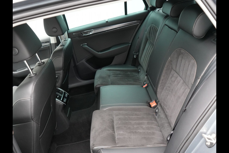 Škoda Superb Combi 1.4 TSI iV Business Edition Plus PHEV | Lederen Sportstoelen Memory | Trekhaak af Fabriek | Adaptive Cruise | Crystal LED | Apple Carplay | Navigatie | Camera | DAB |
