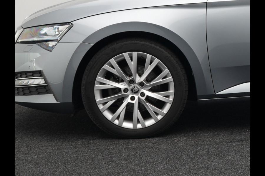 Škoda Superb Combi 1.4 TSI iV Business Edition Plus PHEV | Lederen Sportstoelen Memory | Trekhaak af Fabriek | Adaptive Cruise | Crystal LED | Apple Carplay | Navigatie | Camera | DAB |