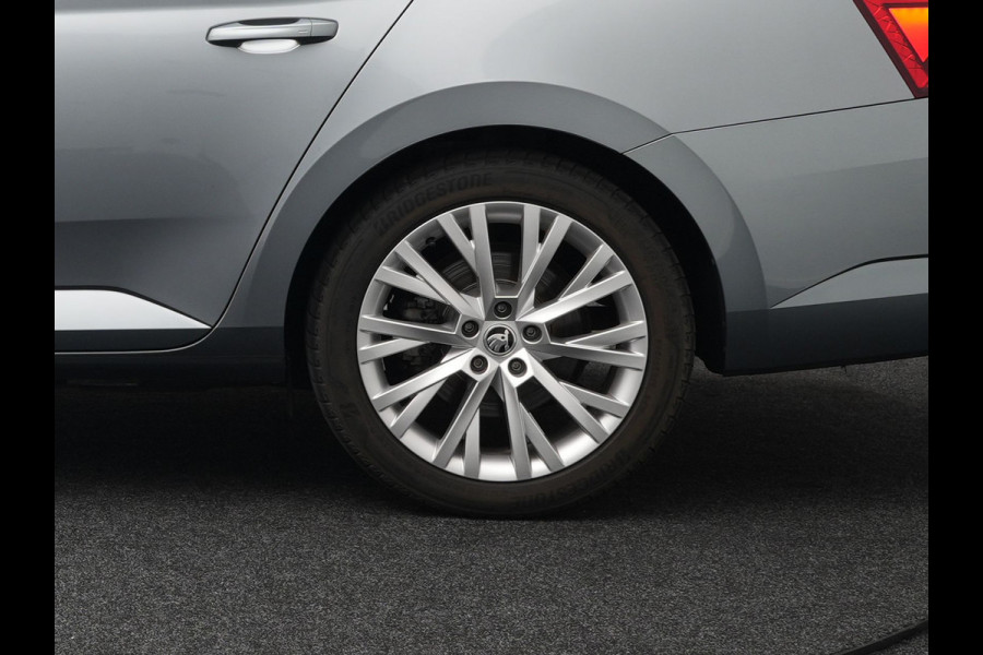 Škoda Superb Combi 1.4 TSI iV Business Edition Plus PHEV | Lederen Sportstoelen Memory | Trekhaak af Fabriek | Adaptive Cruise | Crystal LED | Apple Carplay | Navigatie | Camera | DAB |