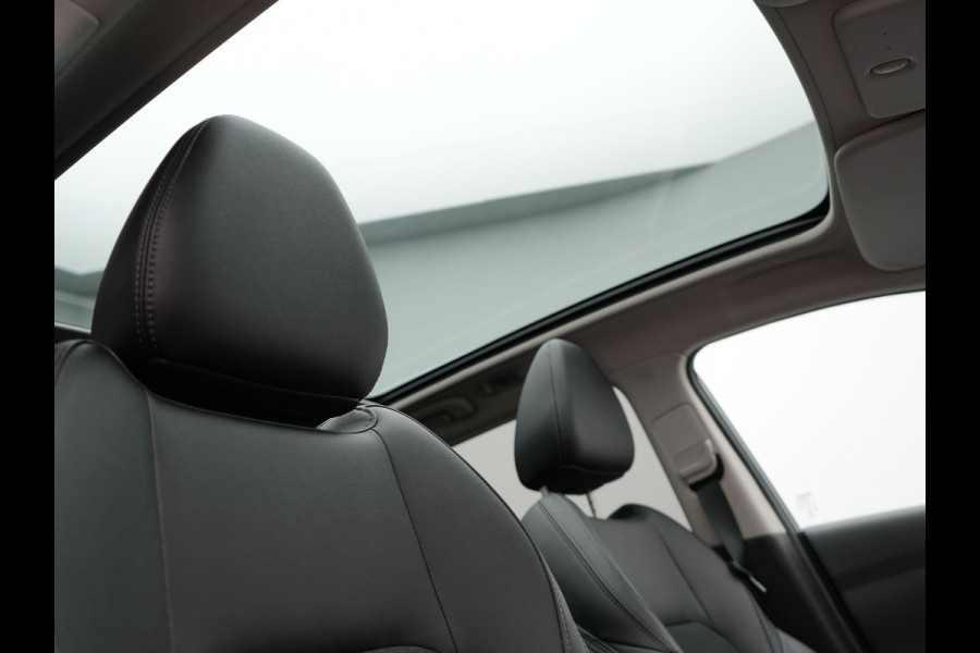 Nissan QASHQAI 1.3 DIG-T Tekna Automaat | Panodak | Adaptive Cruise | Carplay | Navigatie |  360 Camera | Electrische Stoelen | L.M. 19" | Stoelverwarming | DAB |