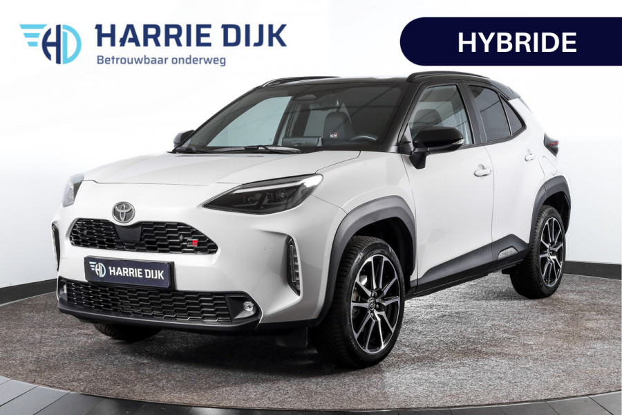 Toyota Yaris Cross 1.5 Hybrid 130 GR Sport Automaat (Nieuw model) | Dig.Cockpit | Adapt.Cruise | Stoel+Stuurverw. | Camera | PDC + NAV + App.Connect (Draadloos) | ECC | LM 18" | 2023