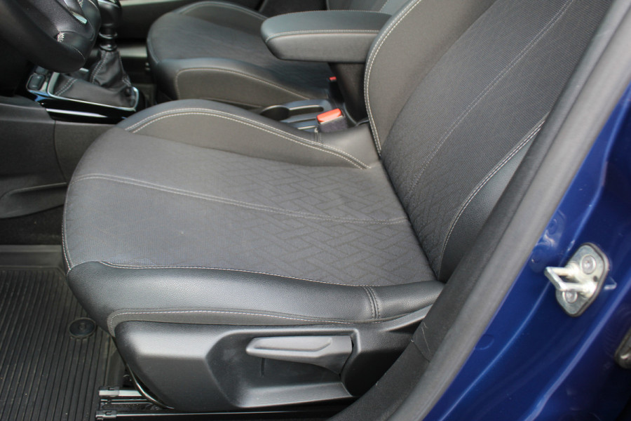 Opel Corsa 1.2-100pk Elegance 5drs. Super mooie Opel Corsa ! Cruise Control, Climate Control, Multimedia, LED verlichting, Licht metalen velgen, Lane assist etc.