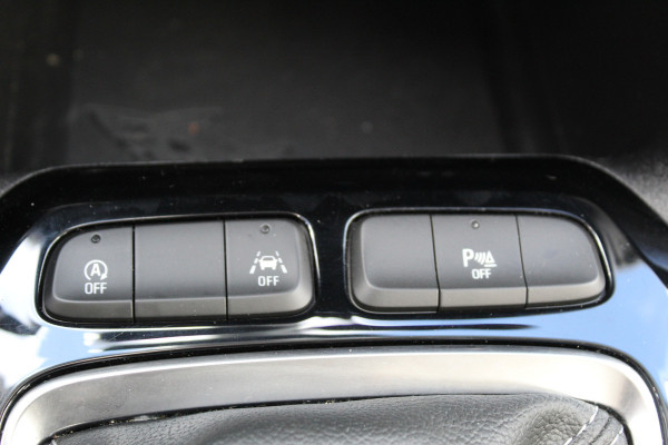 Opel Corsa 1.2-100pk Elegance 5drs. Super mooie Opel Corsa ! Cruise Control, Climate Control, Multimedia, LED verlichting, Licht metalen velgen, Lane assist etc.