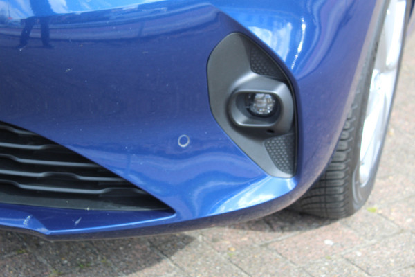 Opel Corsa 1.2-100pk Elegance 5drs. Super mooie Opel Corsa ! Cruise Control, Climate Control, Multimedia, LED verlichting, Licht metalen velgen, Lane assist etc.