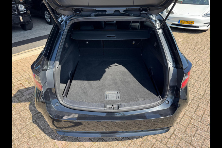 Toyota Corolla Touring Sports 1.8 Hybrid Business Plus BTW!