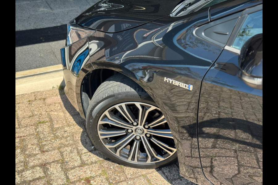 Toyota Corolla Touring Sports 1.8 Hybrid Business Plus BTW!