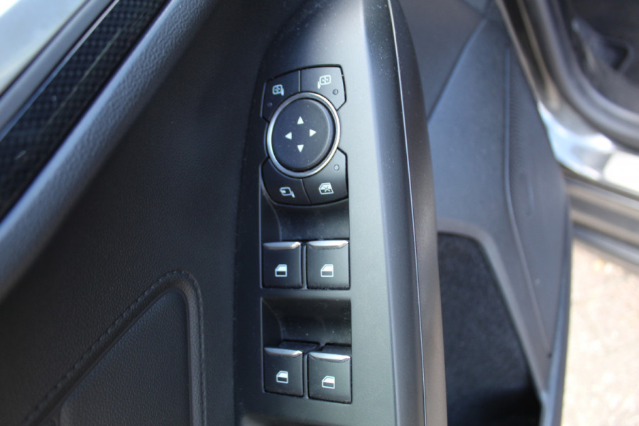 Ford Focus 1.0 EcoBoost Titanium X Business Automaat Trekhaak Stoel-Stuur - Voorruit verwarming