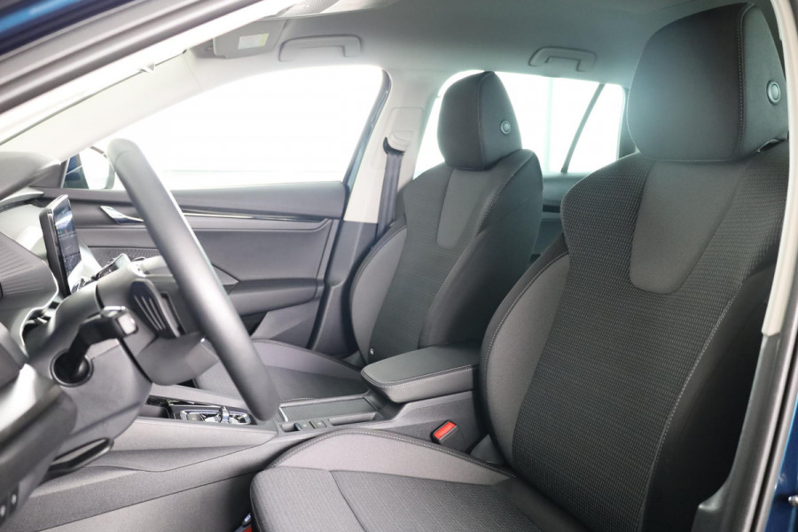 Škoda Octavia Combi 1.0 e-TSI Business Edition 110 pk Automaat (DSG) | Verlengde garantie | Navigatie | Parkeersensoren | LED koplampen | Apple Carplay/Android Auto |