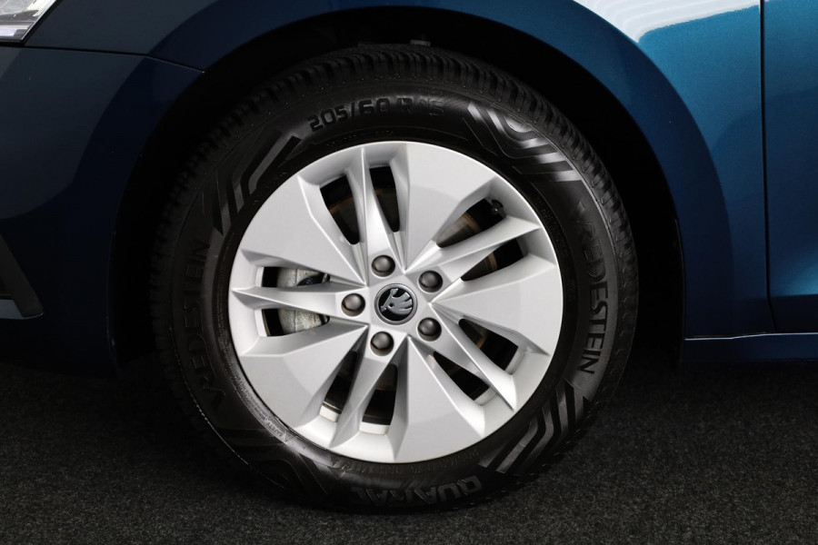 Škoda Octavia Combi 1.0 e-TSI Business Edition 110 pk Automaat (DSG) | Verlengde garantie | Navigatie | Parkeersensoren | LED koplampen | Apple Carplay/Android Auto |