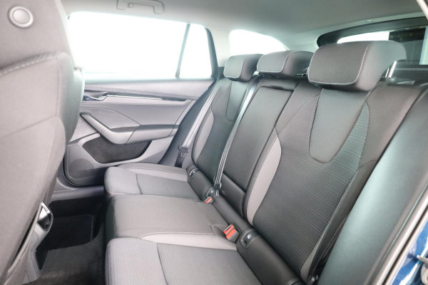 Škoda Octavia Combi 1.0 e-TSI Business Edition 110 pk Automaat (DSG) | Verlengde garantie | Navigatie | Parkeersensoren | LED koplampen | Apple Carplay/Android Auto |