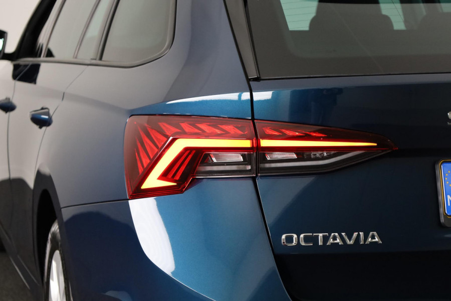 Škoda Octavia Combi 1.0 e-TSI Business Edition 110 pk Automaat (DSG) | Verlengde garantie | Navigatie | Parkeersensoren | LED koplampen | Apple Carplay/Android Auto |