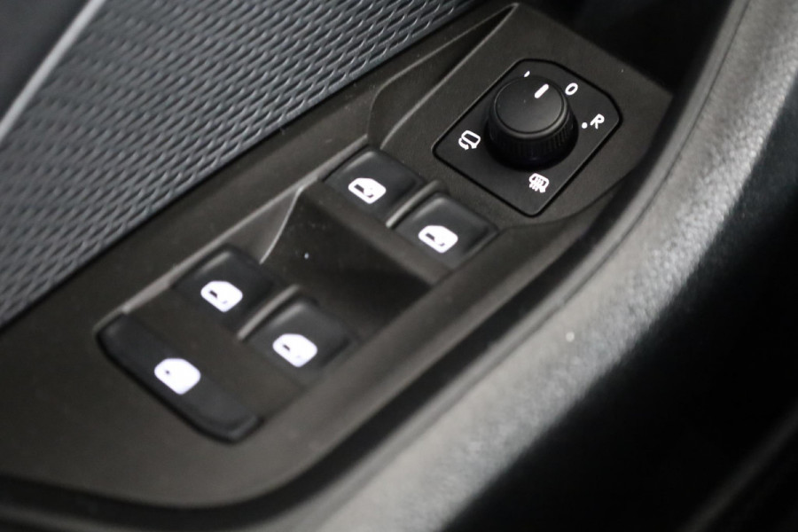 Škoda Octavia Combi 1.0 e-TSI Business Edition 110 pk Automaat (DSG) | Verlengde garantie | Navigatie | Parkeersensoren | LED koplampen | Apple Carplay/Android Auto |