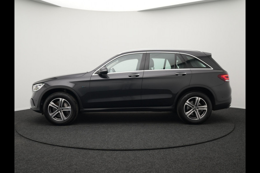 Mercedes-Benz GLC 300e 4MATIC Premium Plug In Hybrid 320pk PHEV | Trekhaak af fabriek | Apple Carplay | Keyless | DAB | Lederen Sportstoelen | Navi Full Map | BLIS |