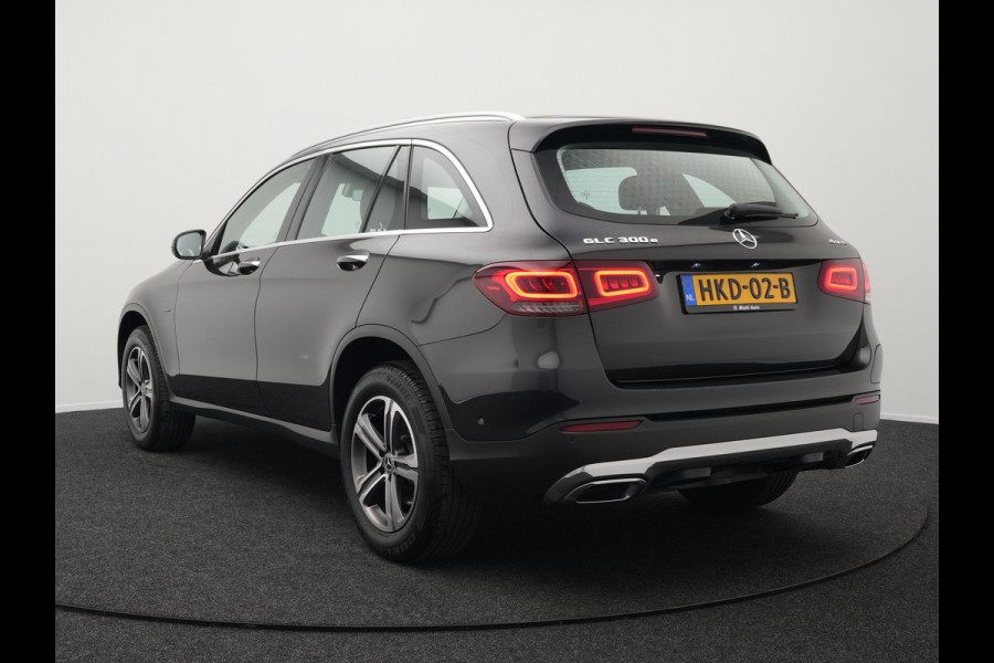 Mercedes-Benz GLC 300e 4MATIC Premium Plug In Hybrid 320pk PHEV | Trekhaak af fabriek | Apple Carplay | Keyless | DAB | Lederen Sportstoelen | Navi Full Map | BLIS |