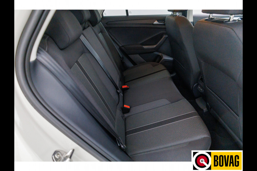 Volkswagen T-Roc 1.5 TSI Business Edition 150 PK | Stoel- Stuurverw. | IQdrive | Aut. inparkeren | Camera Dodehoek detectie, PDC V+A, Virtual cockpit, 4x op voorraad!