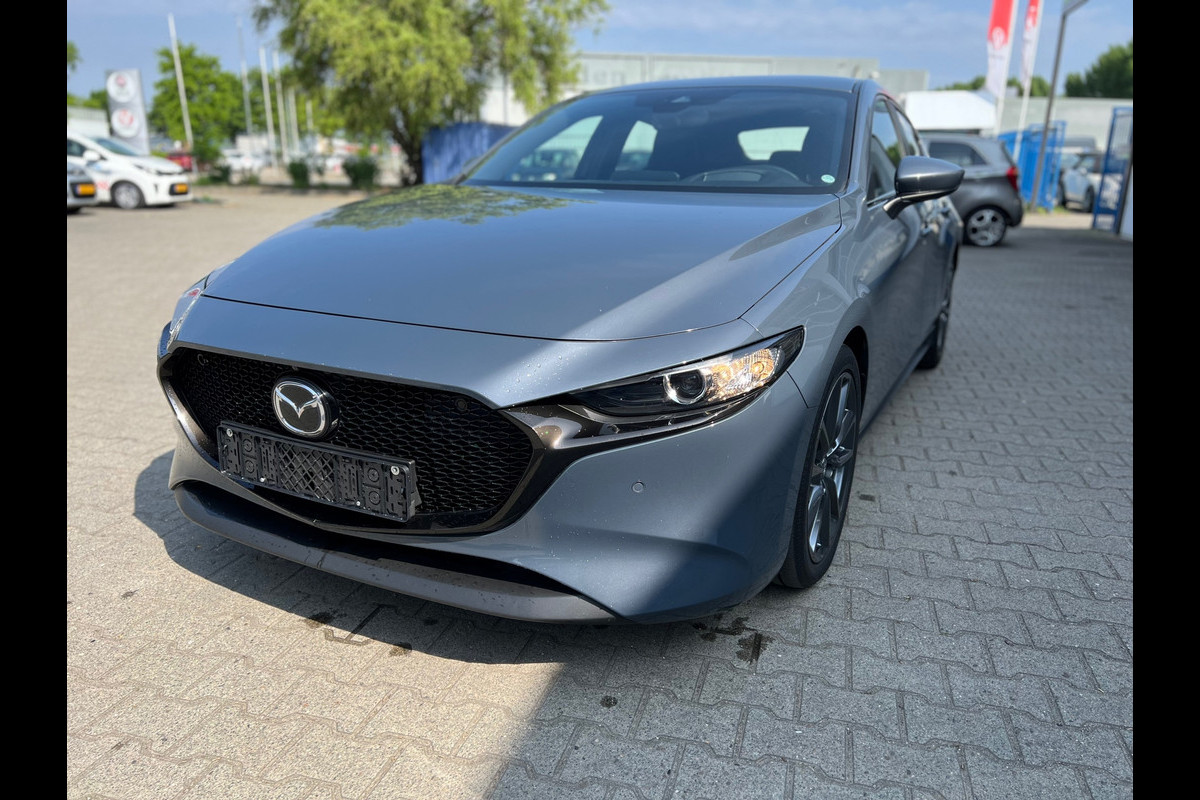 Mazda 3 2.0 e-SkyActiv-G M Hybrid 122 Luxury (BOVAG/RIJKLAARPRIJS) Mazda 3 2.0 e-SkyActiv-G M Hybrid 122 Luxury (BOVAG/RIJKLAARPRIJS)