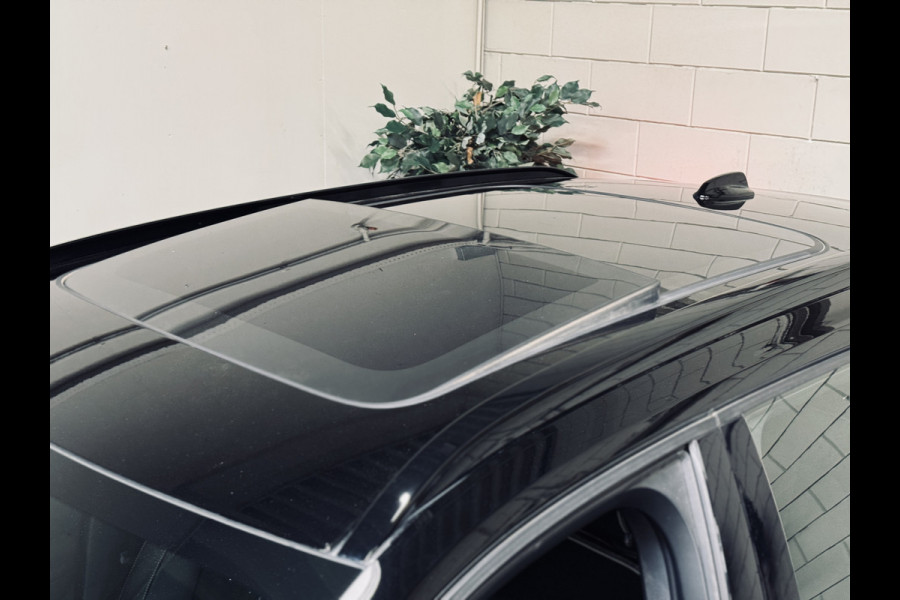 Volvo XC40 T5 Recharge R-Design | 20" | Panorama | Camera
