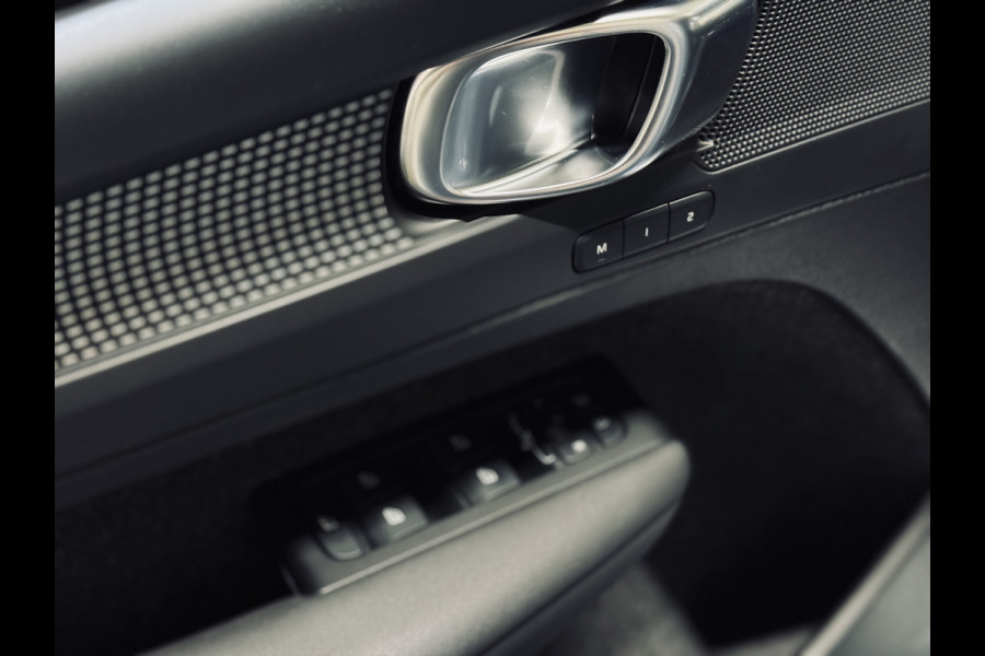 Volvo XC40 T5 Recharge R-Design | 20" | Panorama | Camera