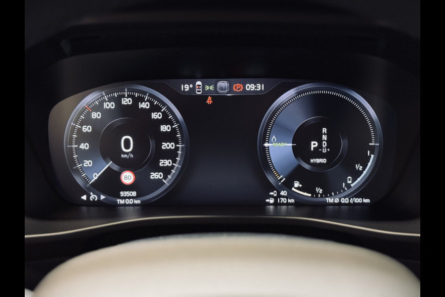 Volvo XC40 T5 Recharge R-Design | 20" | Panorama | Camera