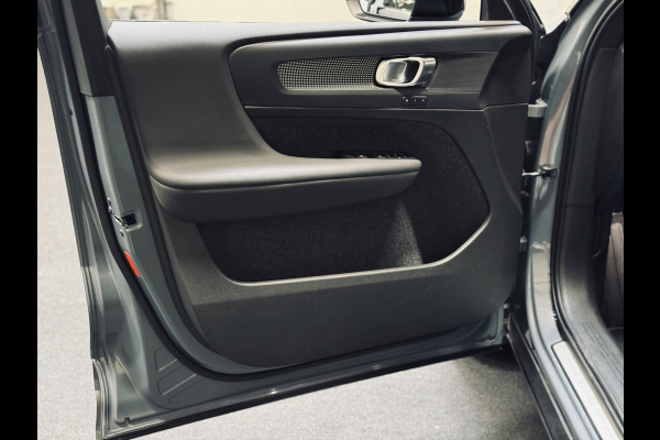 Volvo XC40 T5 Recharge R-Design | 20" | Panorama | Camera