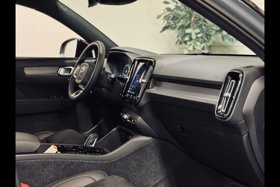 Volvo XC40 T5 Recharge R-Design | 20" | Panorama | Camera