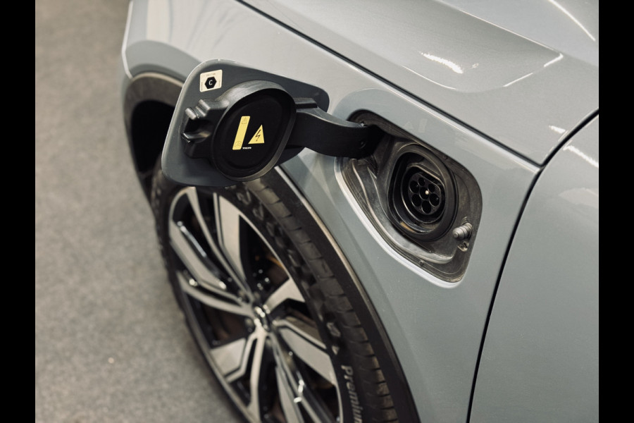 Volvo XC40 T5 Recharge R-Design | 20" | Panorama | Camera