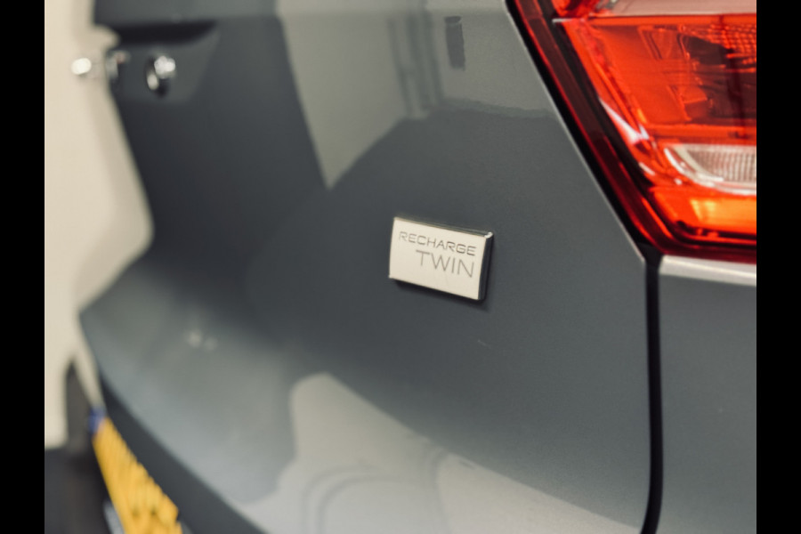 Volvo XC40 T5 Recharge R-Design | 20" | Panorama | Camera