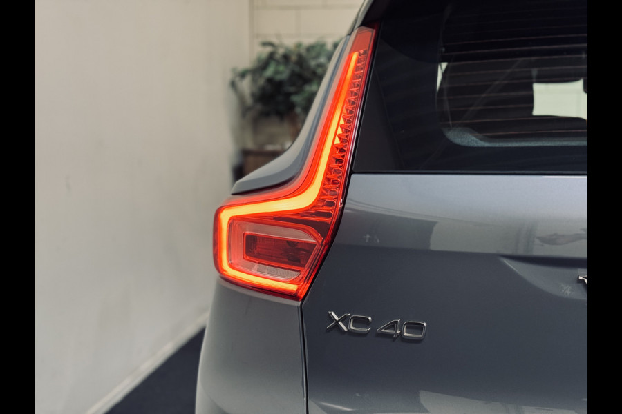 Volvo XC40 T5 Recharge R-Design | 20" | Panorama | Camera