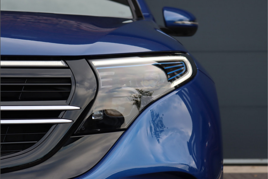 Mercedes-Benz EQC 400 4MATIC AMG Line 80 kWh | ex BTW € 40.500,- netto | Schuifdak | Head-up Display | Surround Camera | Trekhaak | Dodehoekassistent | Advanced Sound System | Stoelverwarming | Sfeerverlichting |