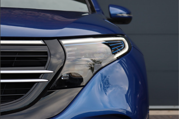 Mercedes-Benz EQC 400 4MATIC AMG Line 80 kWh | ex BTW € 40.500,- netto | Schuifdak | Head-up Display | Surround Camera | Trekhaak | Dodehoekassistent | Advanced Sound System | Stoelverwarming | Sfeerverlichting |