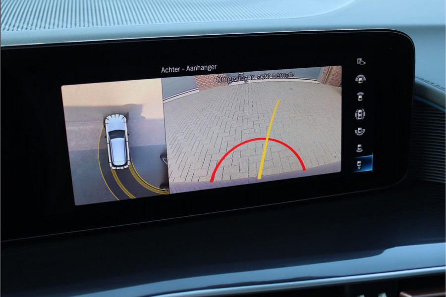 Mercedes-Benz EQC 400 4MATIC AMG Line 80 kWh | ex BTW € 40.500,- netto | Schuifdak | Head-up Display | Surround Camera | Trekhaak | Dodehoekassistent | Advanced Sound System | Stoelverwarming | Sfeerverlichting |