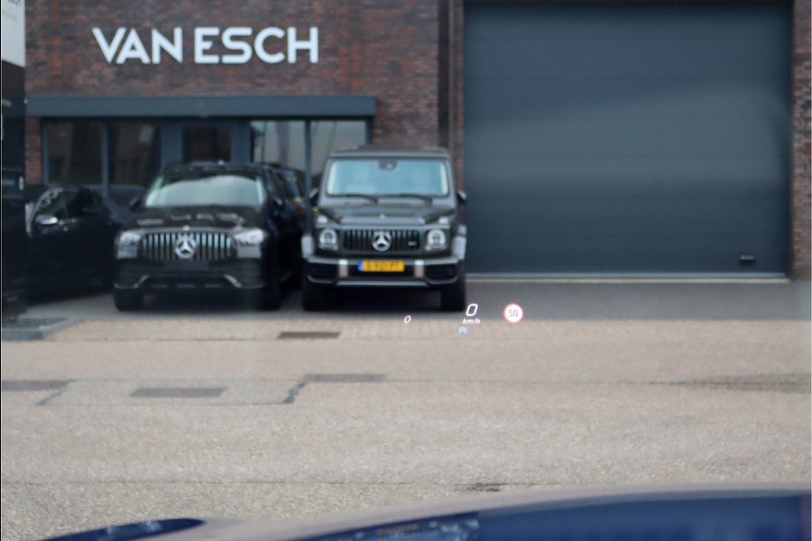Mercedes-Benz EQC 400 4MATIC AMG Line 80 kWh | ex BTW € 40.500,- netto | Schuifdak | Head-up Display | Surround Camera | Trekhaak | Dodehoekassistent | Advanced Sound System | Stoelverwarming | Sfeerverlichting |