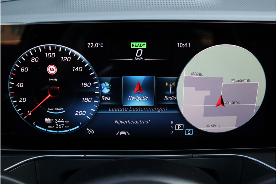 Mercedes-Benz EQC 400 4MATIC AMG Line 80 kWh | ex BTW € 40.500,- netto | Schuifdak | Head-up Display | Surround Camera | Trekhaak | Dodehoekassistent | Advanced Sound System | Stoelverwarming | Sfeerverlichting |